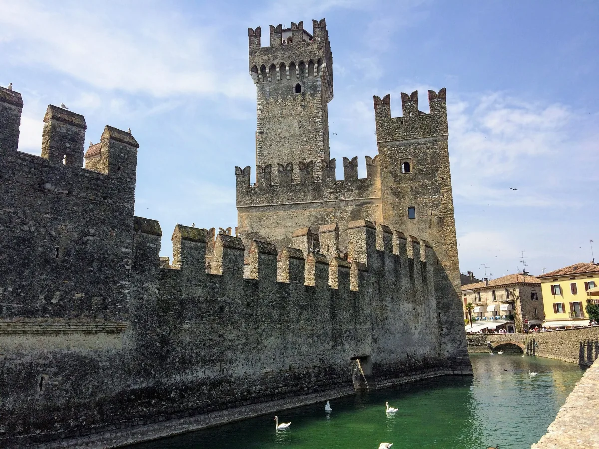 Dove mangiare a Sirmione spendendo poco: indirizzi veri e consigli 2026